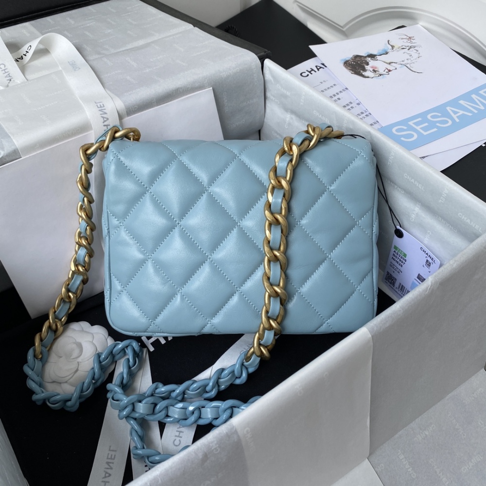 Chanel  22A new flap bag MM Mirror Boutique