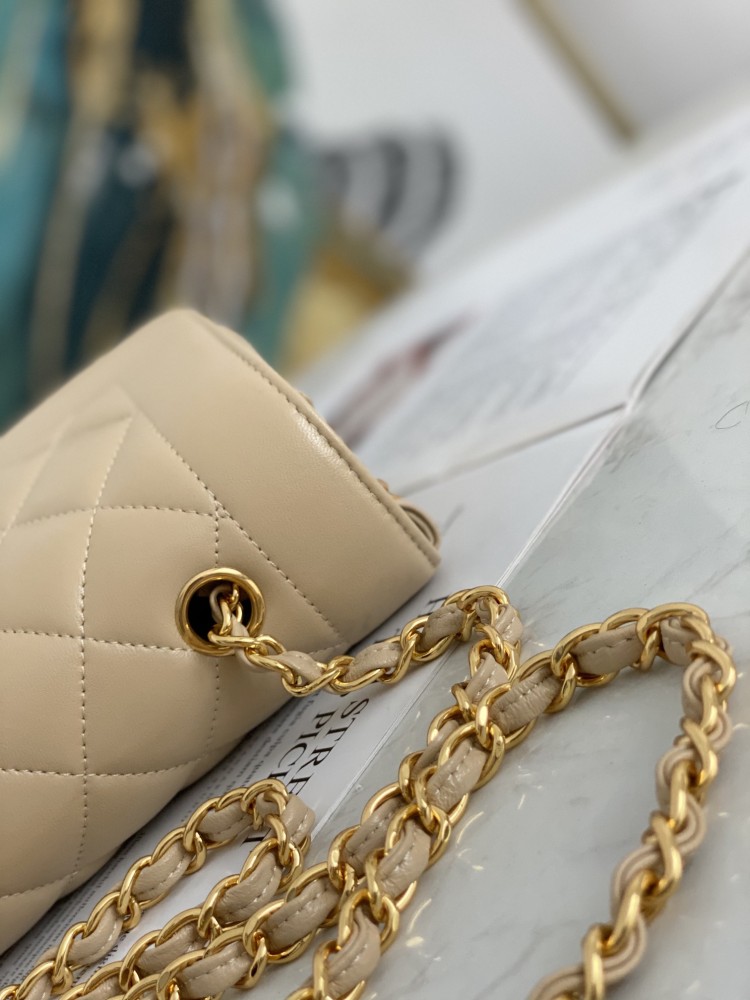 Chanel  Flap Bag Mirror Boutique