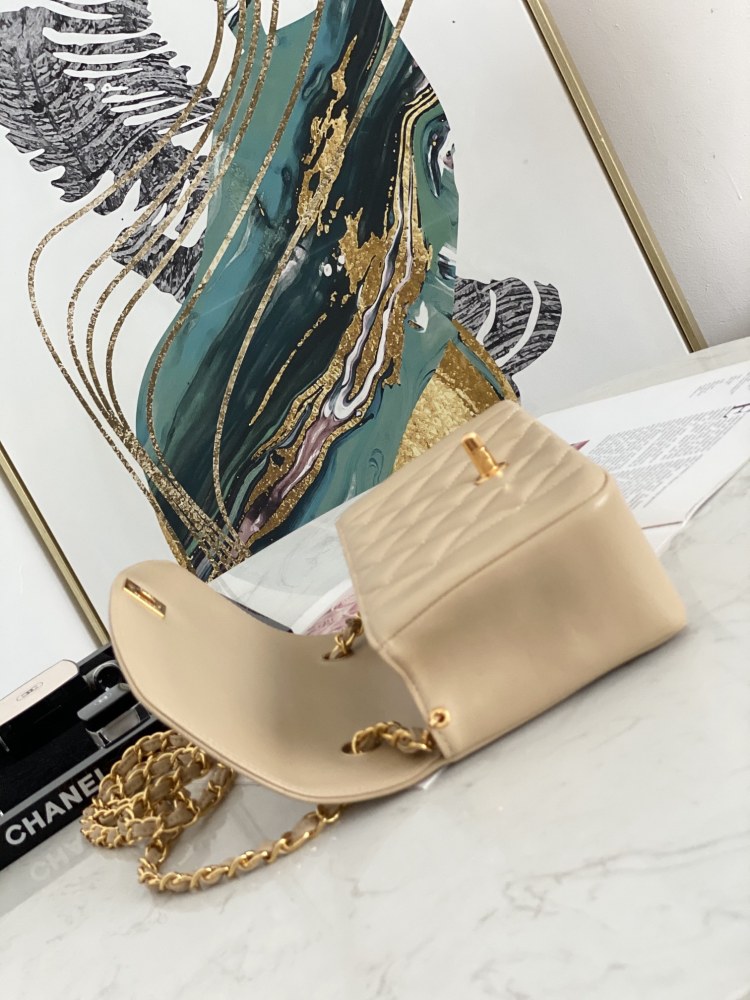 Chanel  Flap Bag Mirror Boutique