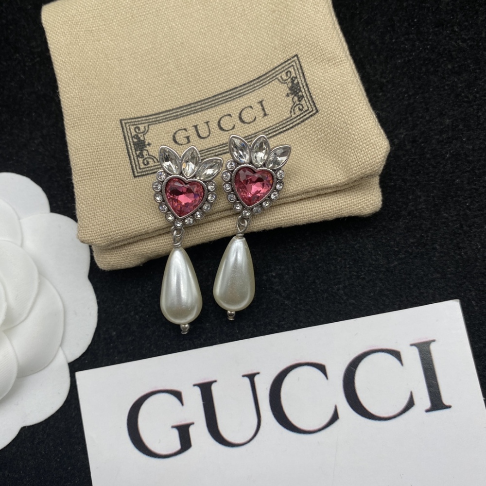 Gucci stud earrings
