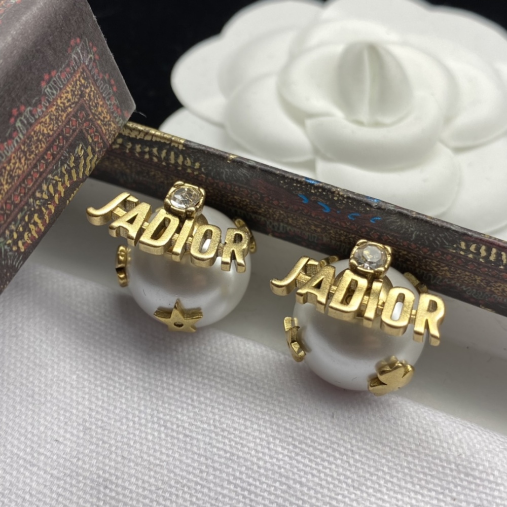 DIOR stud earrings