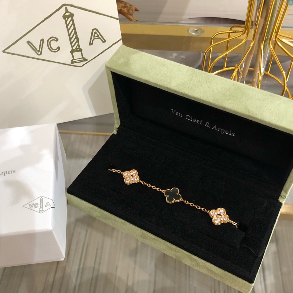 Van Cleef & Arpels bracelet