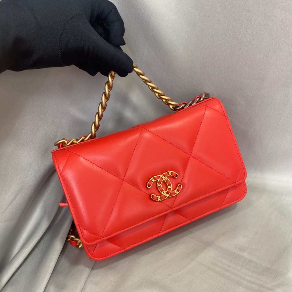 Chanel 19woc  22c mirror boutique