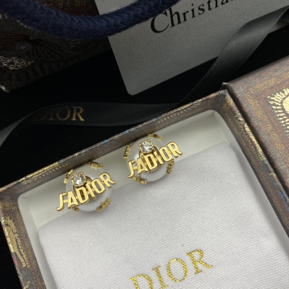 DIOR stud earrings