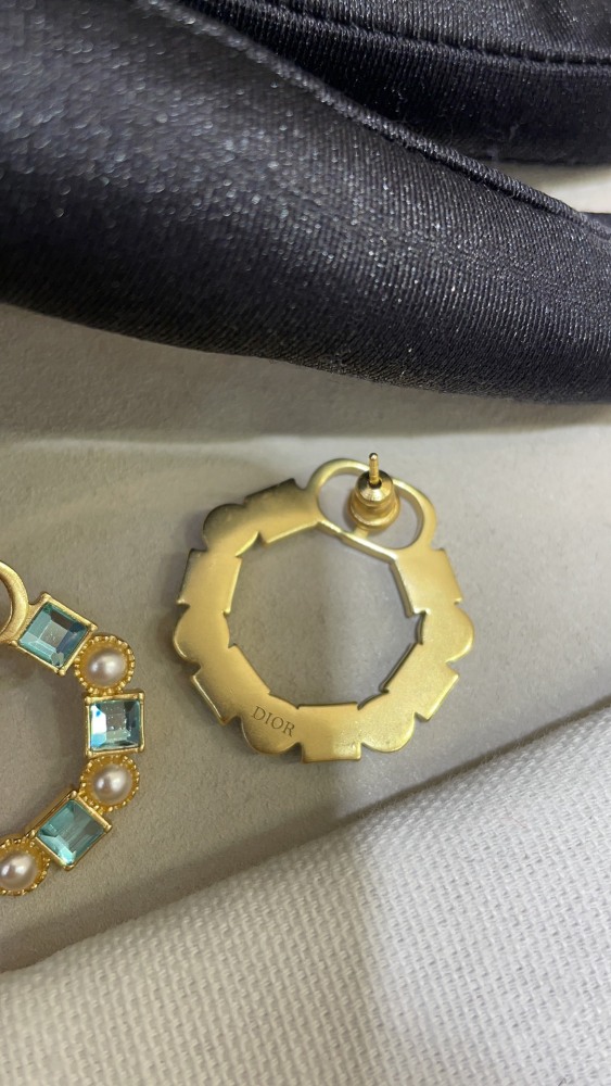 DIOR stud earrings