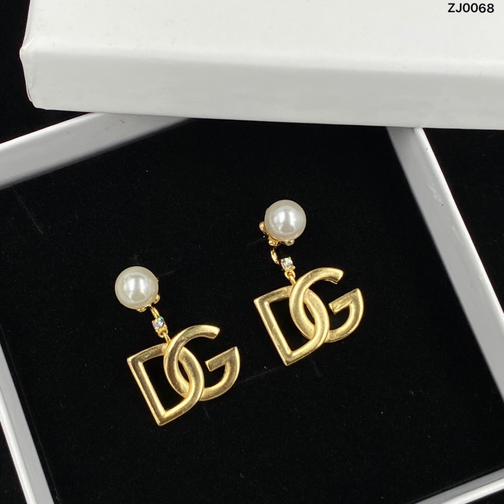 DG stud earrings