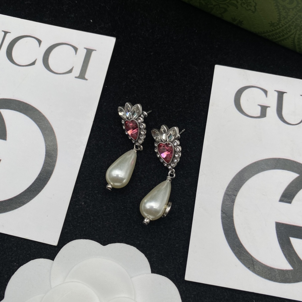 Gucci stud earrings