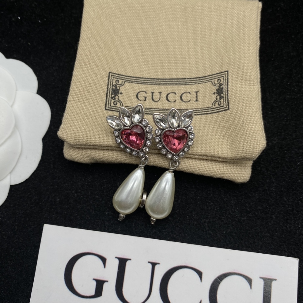 Gucci stud earrings