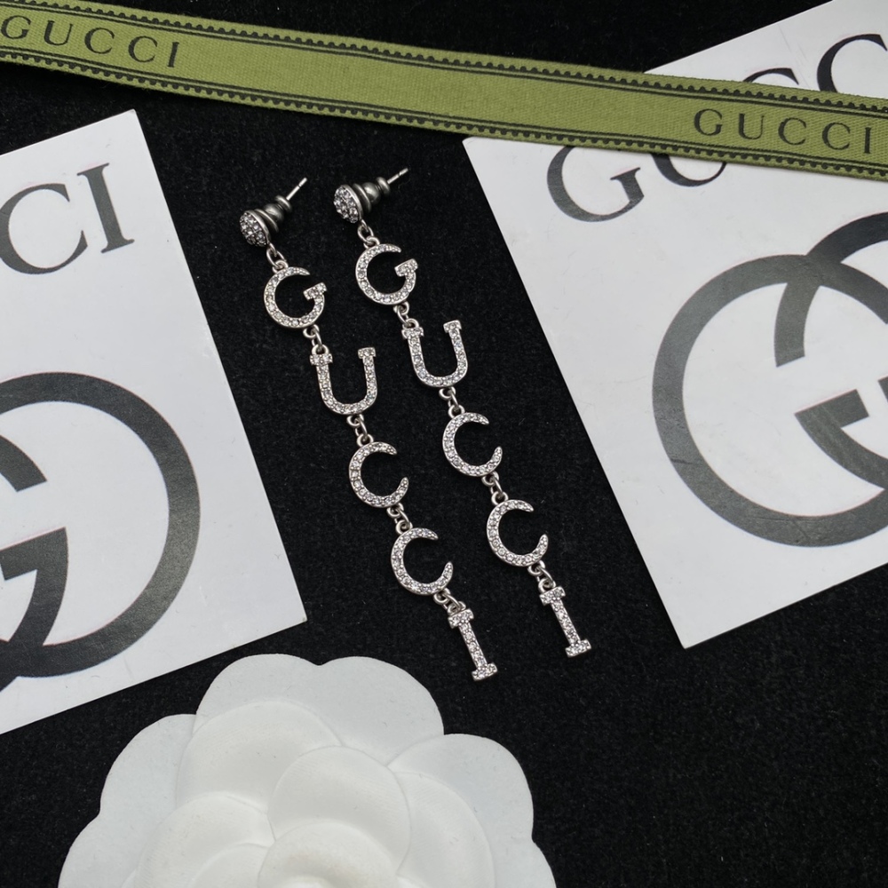 Gucci stud earrings