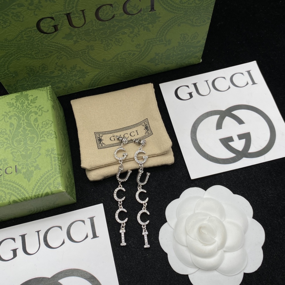 Gucci stud earrings
