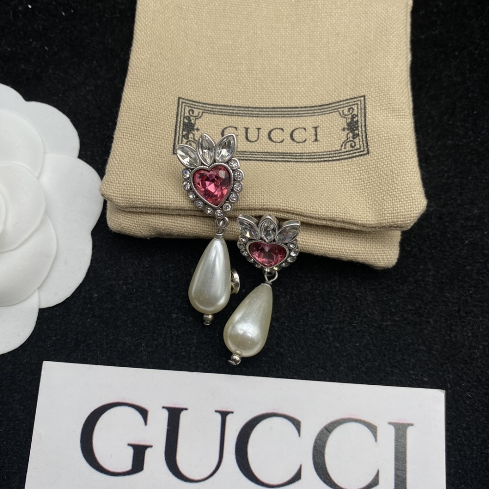 Gucci stud earrings