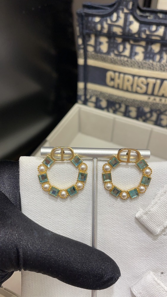 DIOR stud earrings