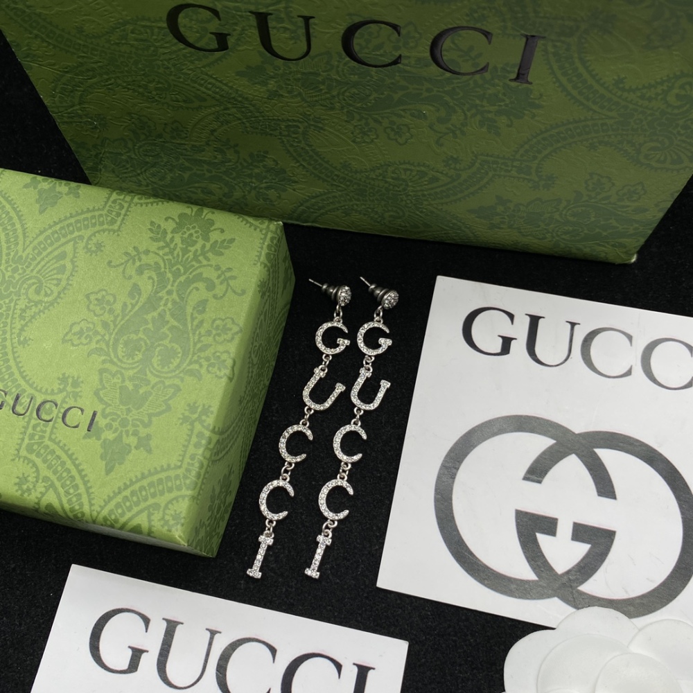 Gucci stud earrings