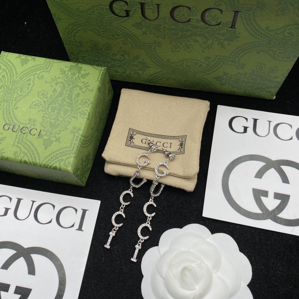Gucci stud earrings