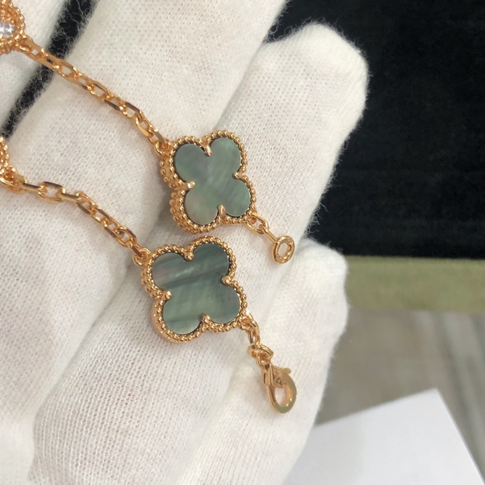 Van Cleef & Arpels bracelet