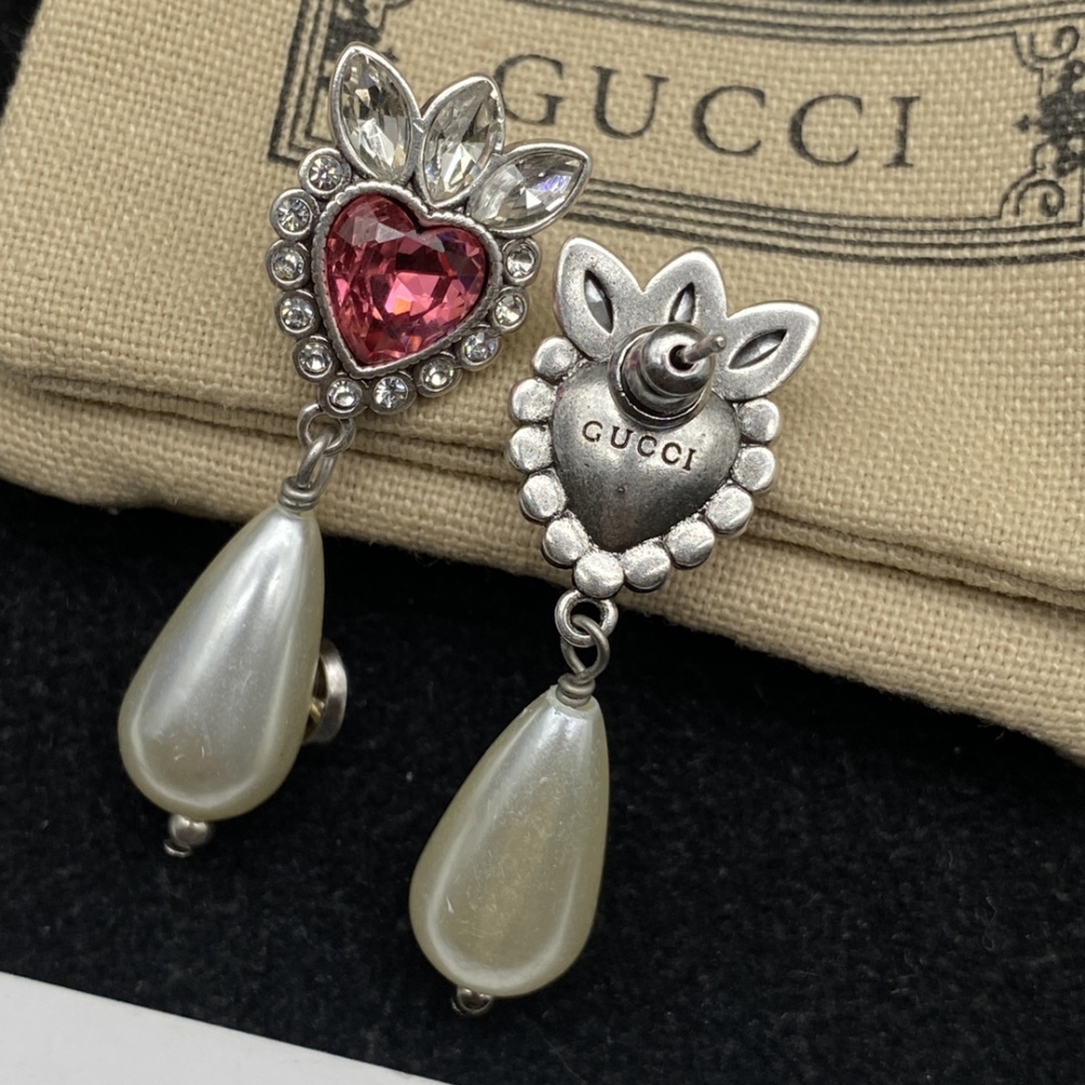 Gucci stud earrings