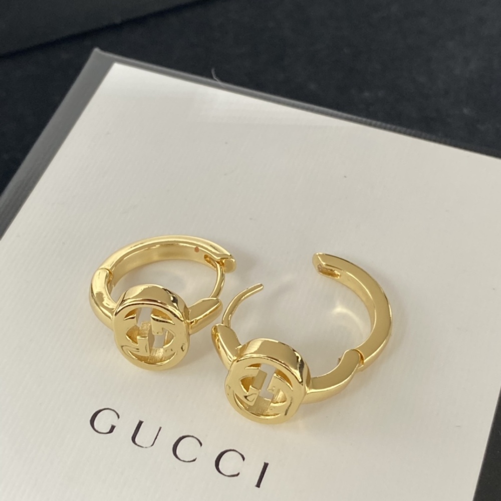 Gucci stud earrings