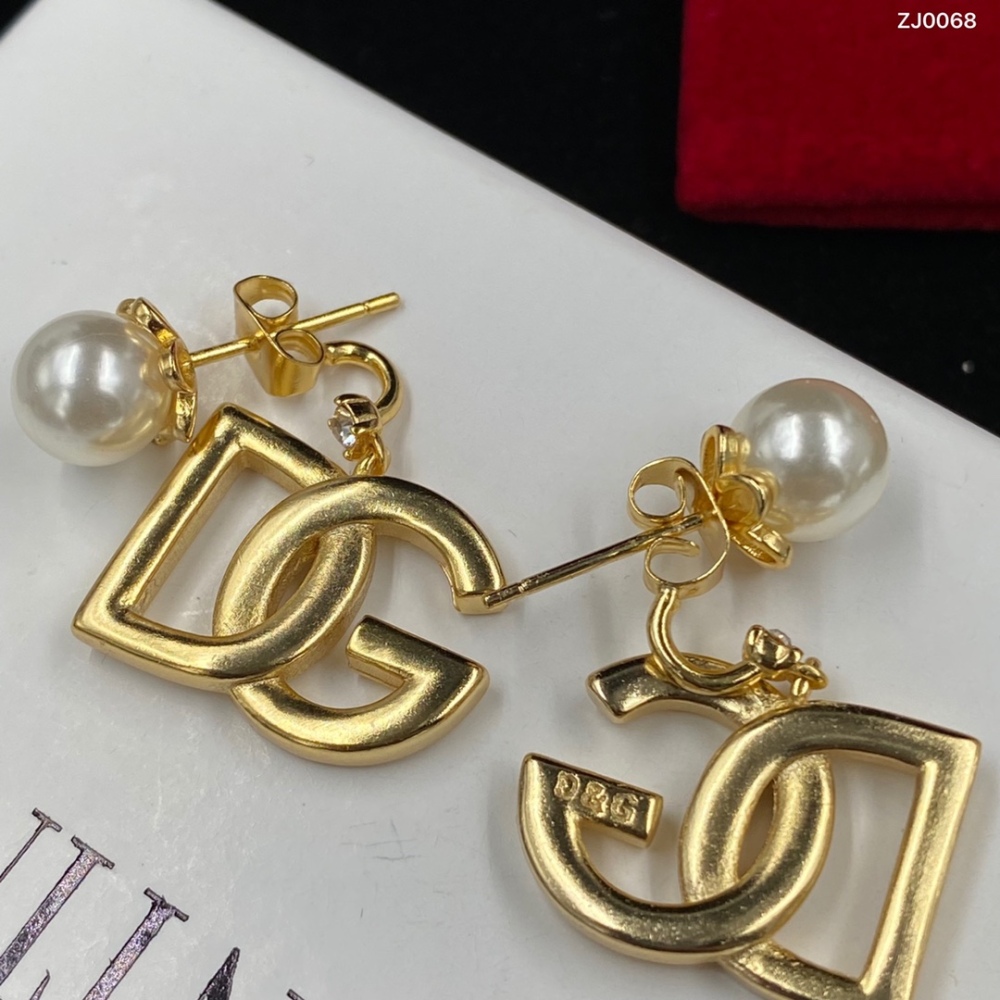 DG stud earrings