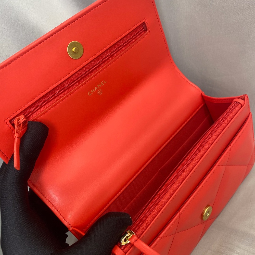 Chanel 19woc  22c mirror boutique