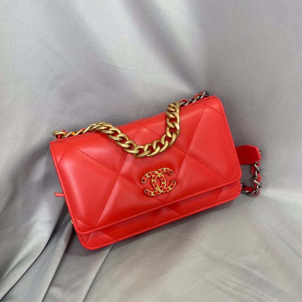 Chanel 19woc  22c mirror boutique