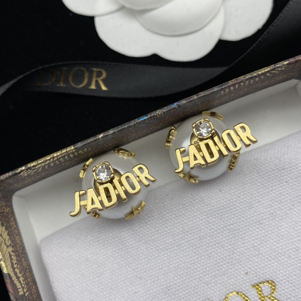 DIOR stud earrings