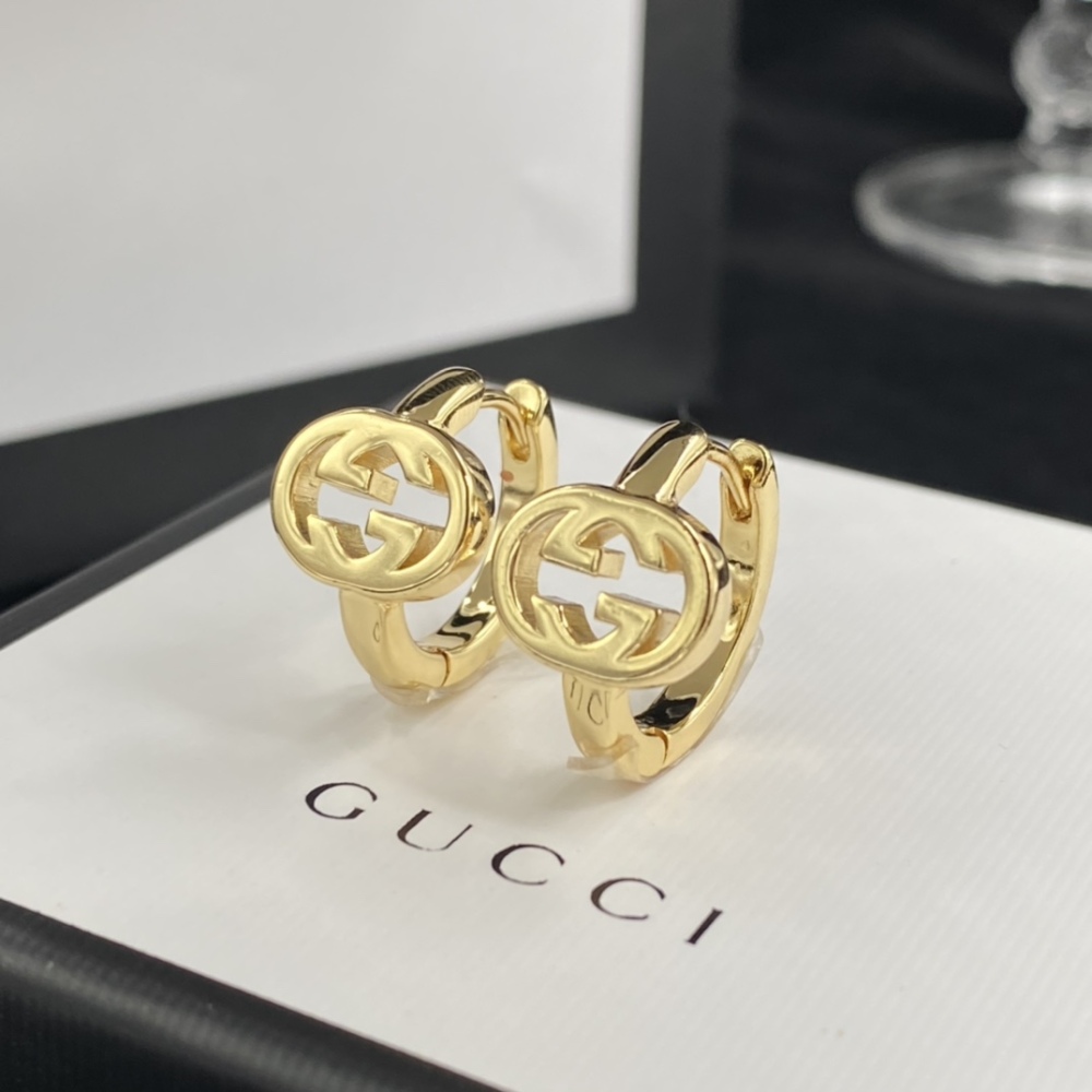 Gucci stud earrings