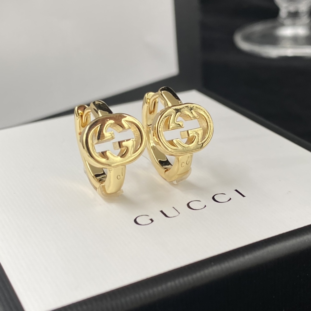 Gucci stud earrings
