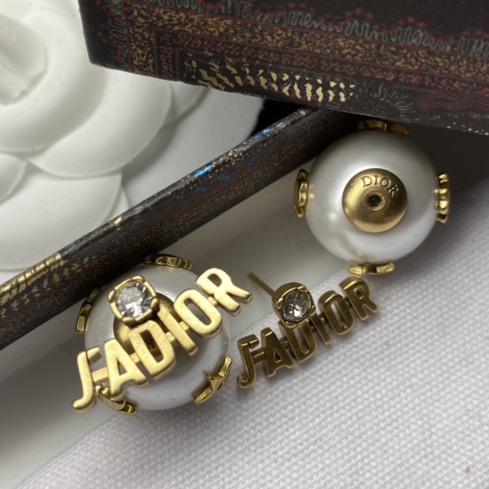 DIOR stud earrings