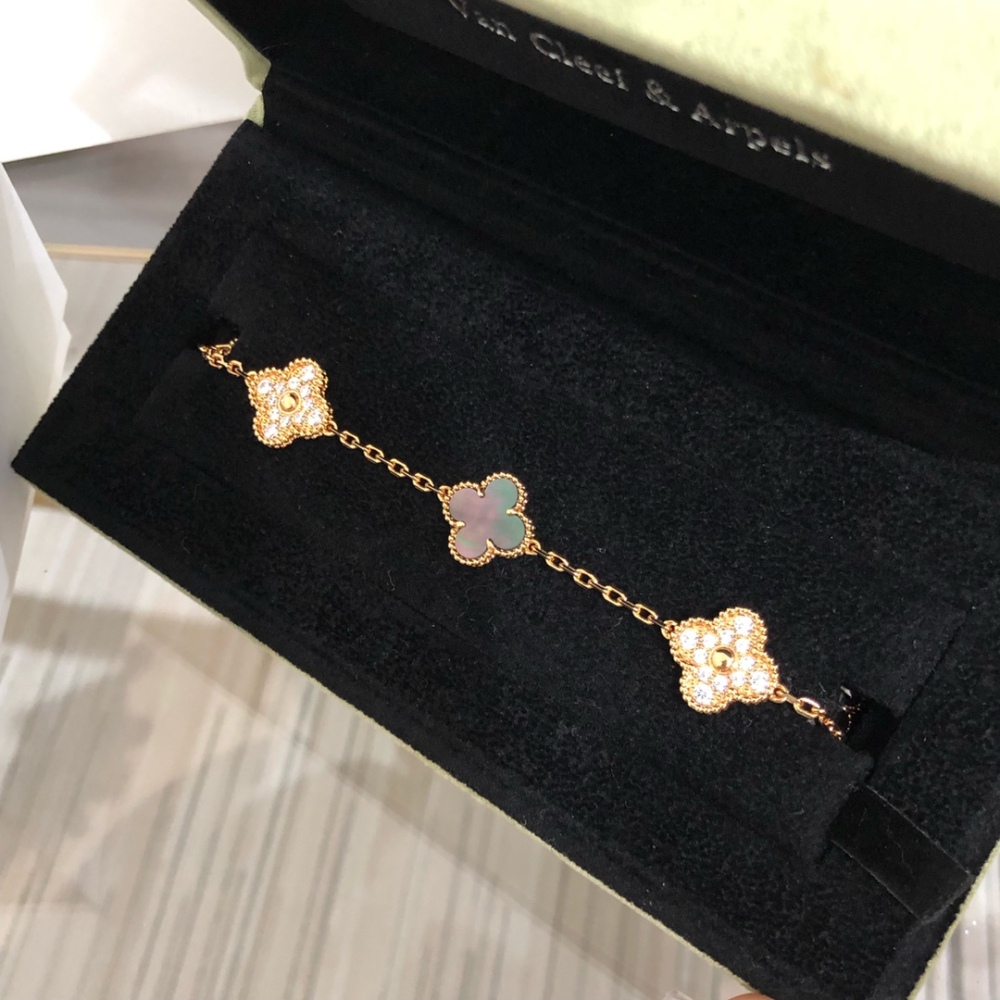 Van Cleef & Arpels bracelet