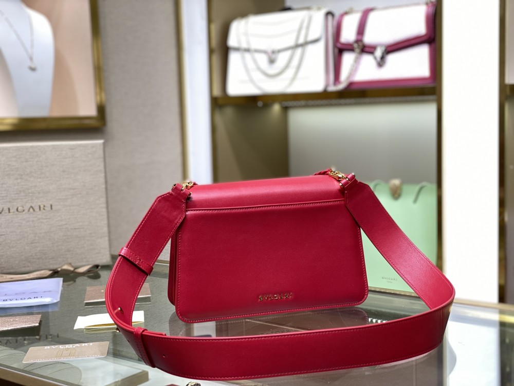 Bulgari 𝙎𝙀𝙍𝙋𝙀𝙉𝙏𝙄 𝙁𝙊𝙍𝙀𝙑𝙀 Maxi Chain bag Mirror Boutique