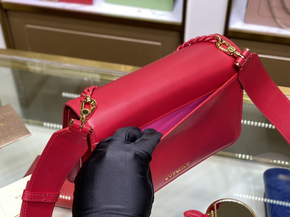 Bulgari 𝙎𝙀𝙍𝙋𝙀𝙉𝙏𝙄 𝙁𝙊𝙍𝙀𝙑𝙀 Maxi Chain bag Mirror Boutique