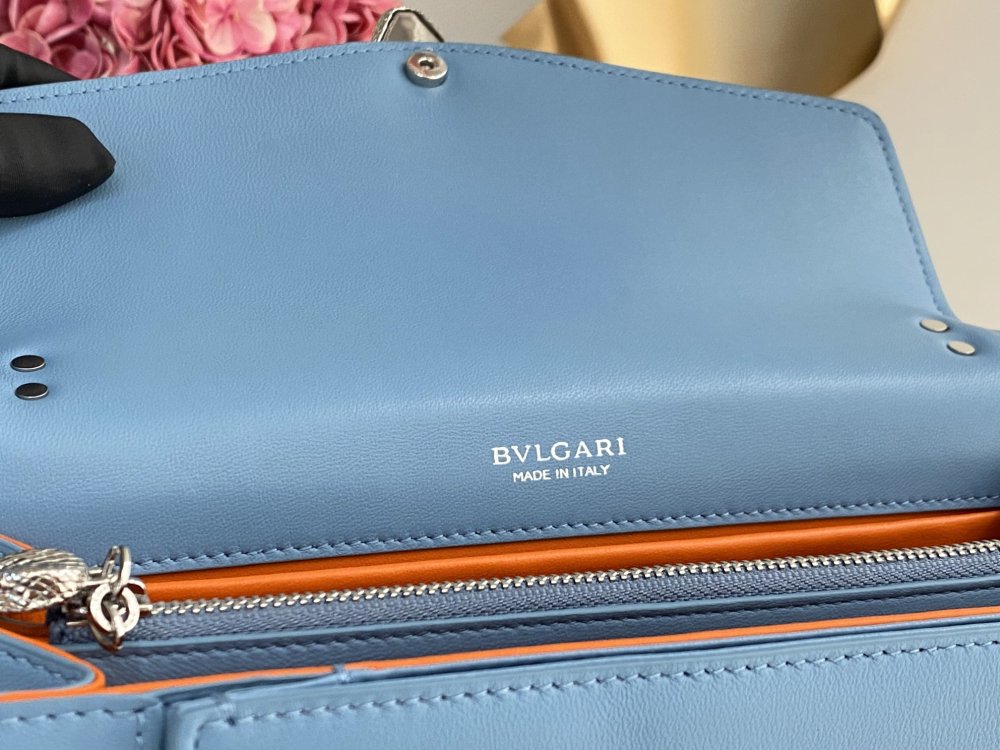 Bulgari 𝙎𝙀𝙍𝙋𝙀𝙉𝙏𝙄 𝙁𝙊𝙍𝙀𝙑𝙀 Maxi Chain bag Mirror Boutique