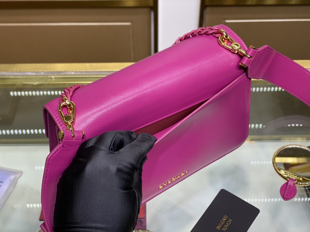 Bulgari 𝙎𝙀𝙍𝙋𝙀𝙉𝙏𝙄 𝙁𝙊𝙍𝙀𝙑𝙀 Maxi Chain bag Mirror Boutique