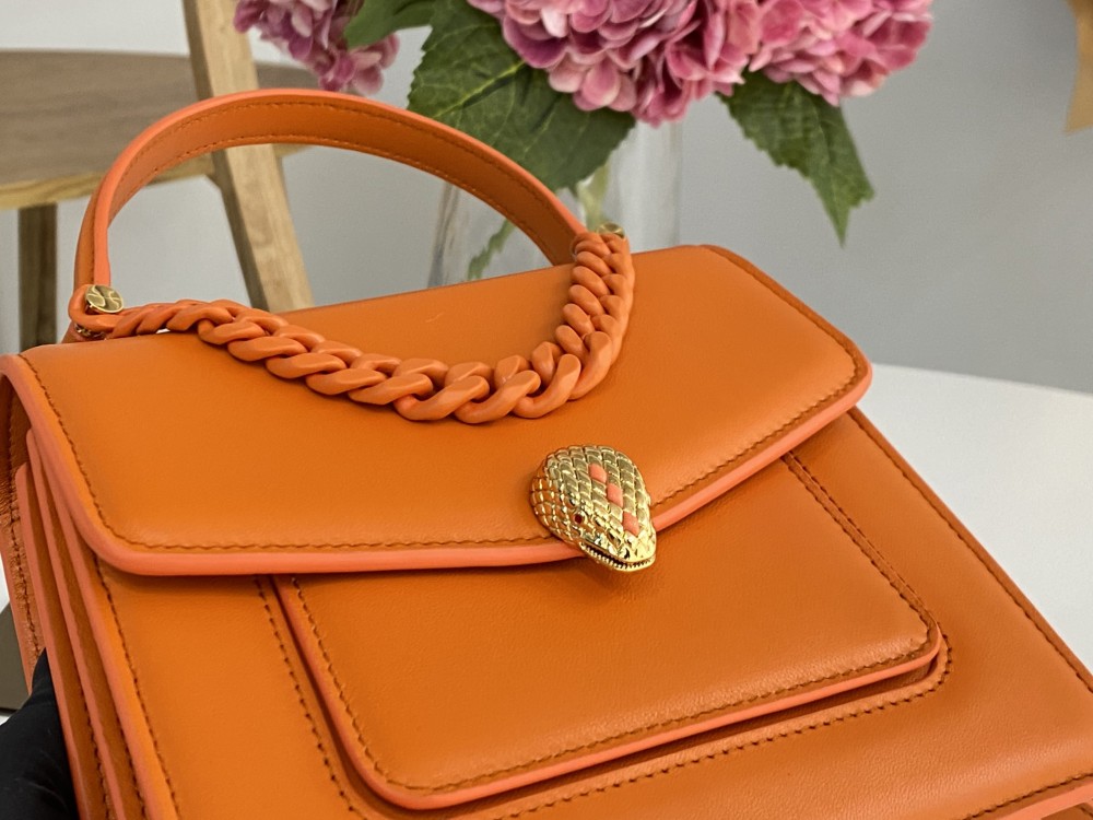 Bulgari 𝙎𝙀𝙍𝙋𝙀𝙉𝙏𝙄 𝙁𝙊𝙍𝙀𝙑𝙀 Maxi Chain bag Mirror Boutique