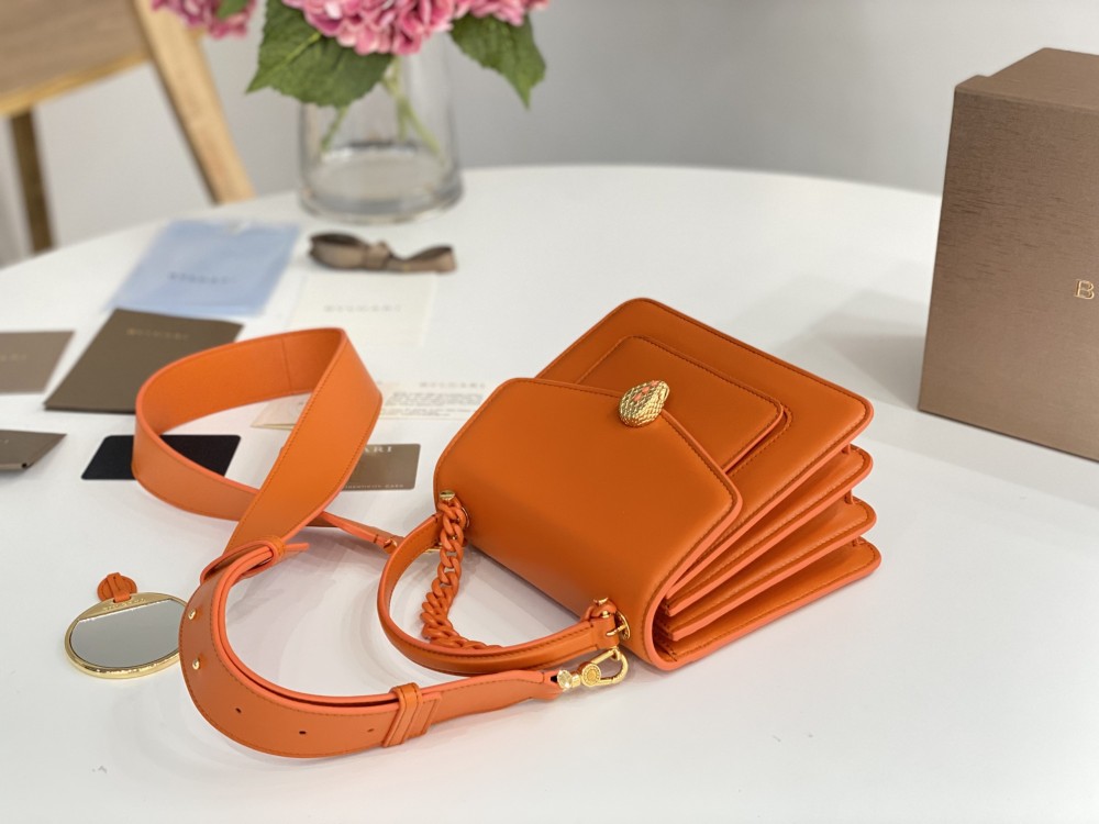 Bulgari 𝙎𝙀𝙍𝙋𝙀𝙉𝙏𝙄 𝙁𝙊𝙍𝙀𝙑𝙀 Maxi Chain bag Mirror Boutique