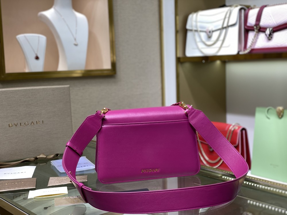 Bulgari 𝙎𝙀𝙍𝙋𝙀𝙉𝙏𝙄 𝙁𝙊𝙍𝙀𝙑𝙀 Maxi Chain bag Mirror Boutique