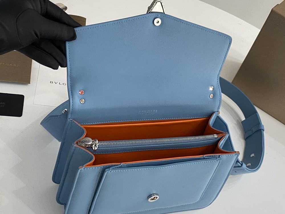 Bulgari 𝙎𝙀𝙍𝙋𝙀𝙉𝙏𝙄 𝙁𝙊𝙍𝙀𝙑𝙀 Maxi Chain bag Mirror Boutique