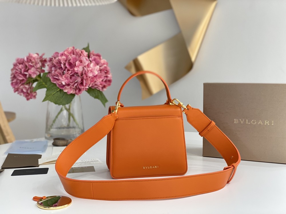 Bulgari 𝙎𝙀𝙍𝙋𝙀𝙉𝙏𝙄 𝙁𝙊𝙍𝙀𝙑𝙀 Maxi Chain bag Mirror Boutique