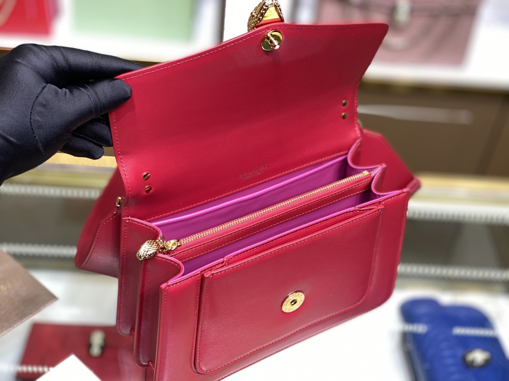 Bulgari 𝙎𝙀𝙍𝙋𝙀𝙉𝙏𝙄 𝙁𝙊𝙍𝙀𝙑𝙀 Maxi Chain bag Mirror Boutique