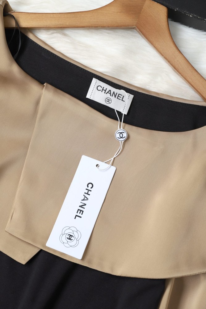 Chanel top