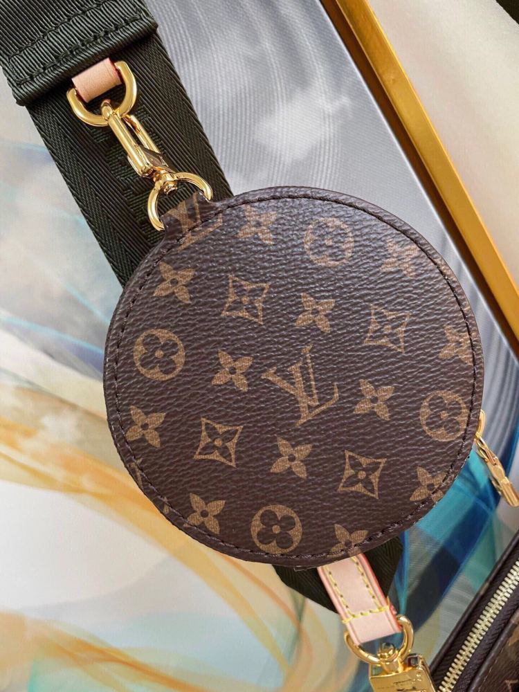 Louis Vuitton 𝙈𝙐𝙇𝙏𝙄 𝙋𝙊𝘾𝙃𝙀𝙏𝙏𝙀 M44813 Mirror boutique