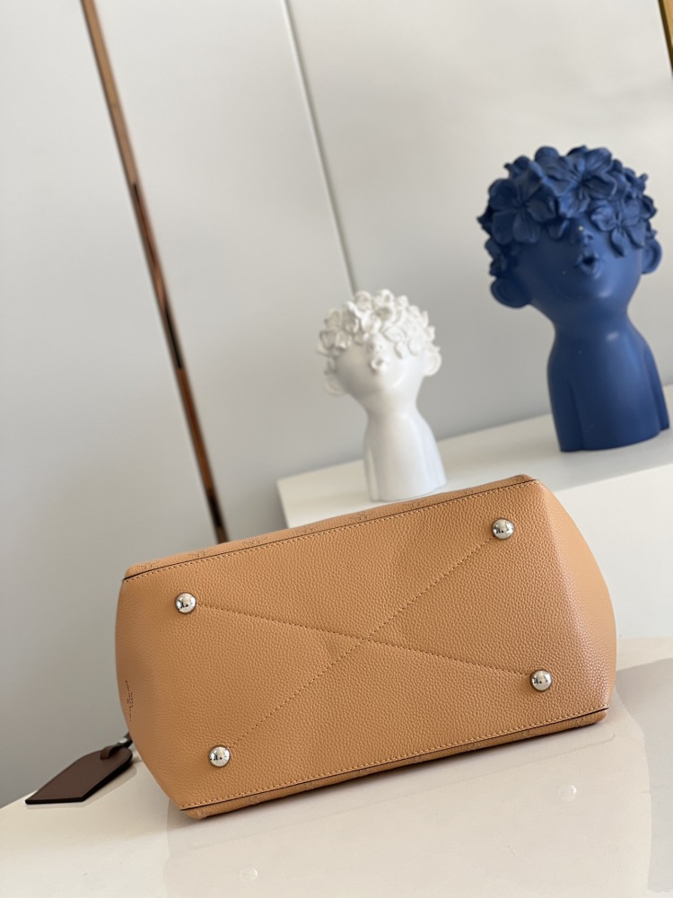 Louis Vuitton BEAUBOURG HOBO MM M56073 mirror boutique
