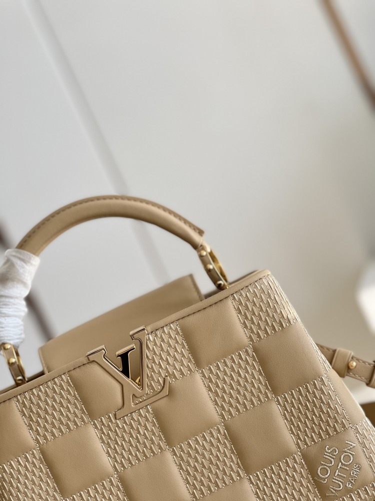 Louis Vuitton Capucines MM M48865 M59225  mirror boutique