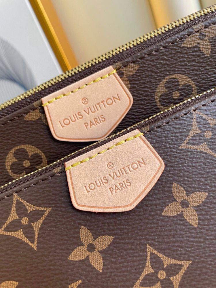Louis Vuitton 𝙈𝙐𝙇𝙏𝙄 𝙋𝙊𝘾𝙃𝙀𝙏𝙏𝙀 M44813 Mirror boutique