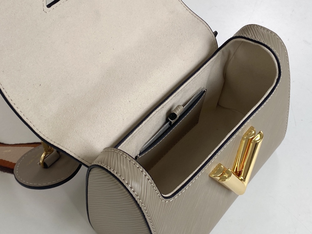 Louis Vuitton Twist M57049 Mirror boutique