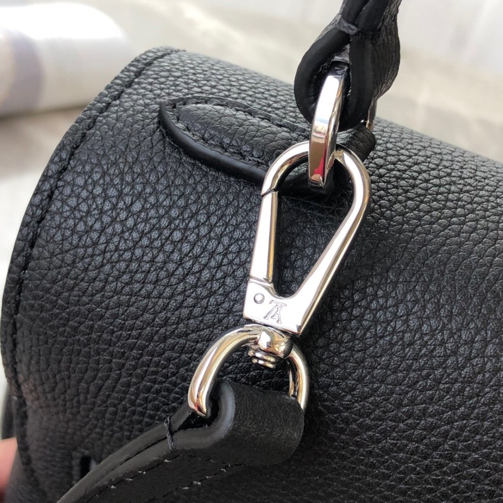 Louis Vuitton Lockme Day  BB M53950 mirror boutique