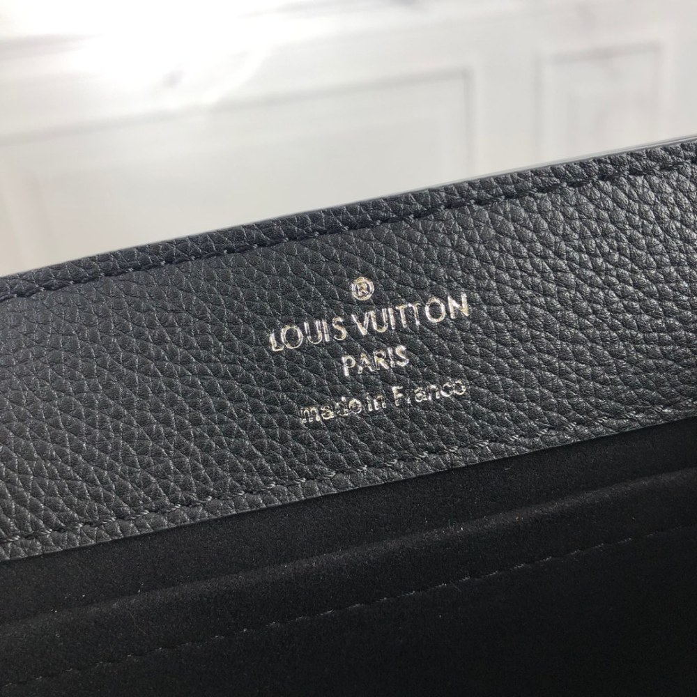 Louis Vuitton Lockme Day  BB M53950 mirror boutique