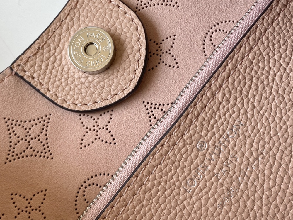 Louis Vuitton Babylone M53188  mirror boutique