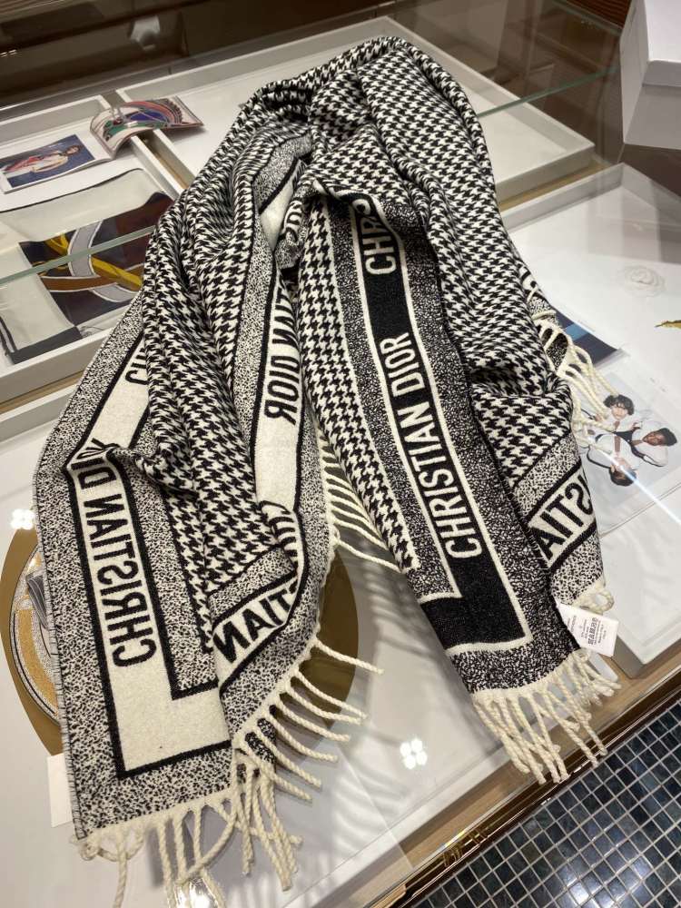 Dior scarf