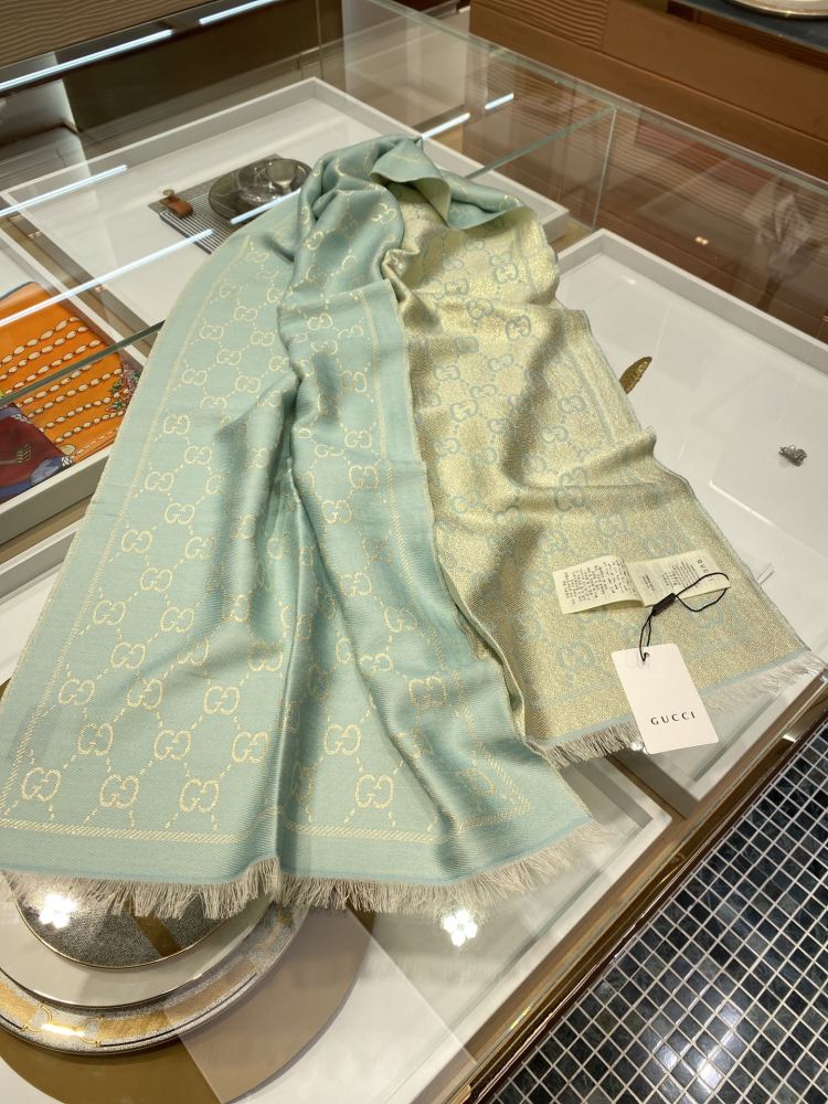 Gucci scarf